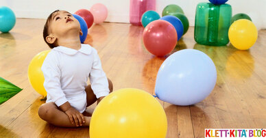Luftballonpusten: Ein U3 Bewegungs- und Lachspiel für große Kinderrunden