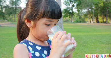 Vom Bauernhof in den Supermarkt – Woher kommt die Milch?