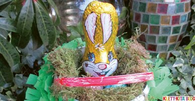 Oster-Eimer – Eine Osternestidee mit Verpackungsresten